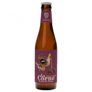 Photo de la bouteille de bière Corne Quadruple 12% sur support en bois