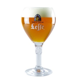 Verre à bière Leffe 50 cl en forme de calice avec logo gravé